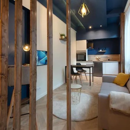 Apartment Le Basin I Centre Historique I Standing & Moderne Dijon